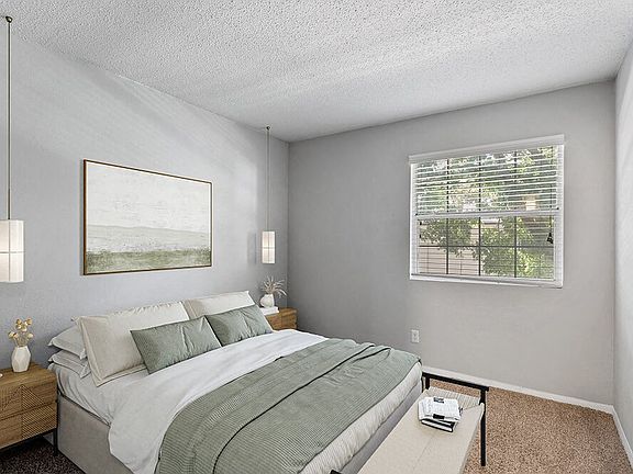 4th image of 1700 Hunter Ridge Ln #407