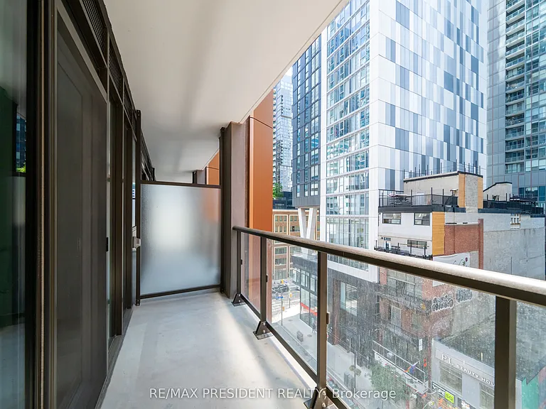 400 King St W #610 — Photo 28