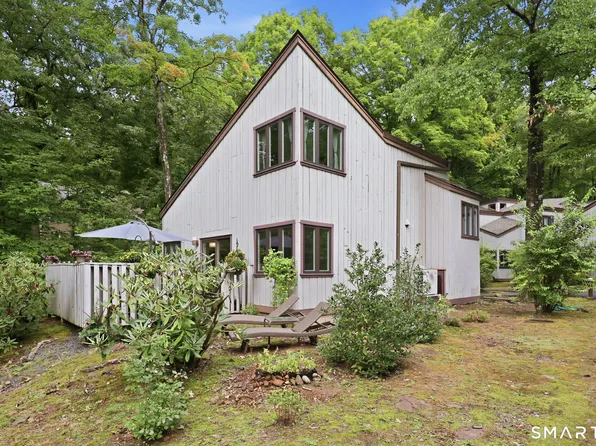 8 Staunton Court #A, Farmington, CT 06032