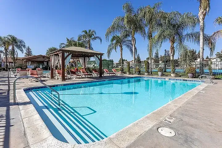 2 bed, 1.5 bath, 1059 sqft, $1,695 — Photo 4