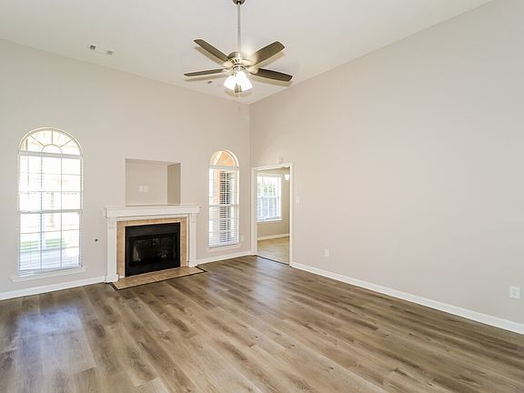 5th image of 205 Cameron Dr