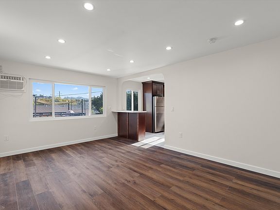 3rd image of 624 Silver Lake Blvd #U4