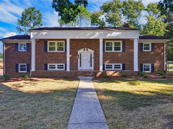 1510 Woodside Dr, Reidsville, NC 27320