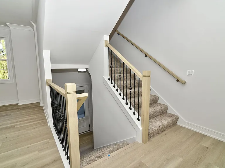 214 N Walnut St — Photo 34