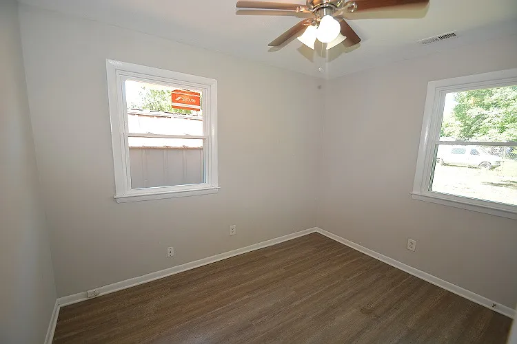 611 White St — Photo 5