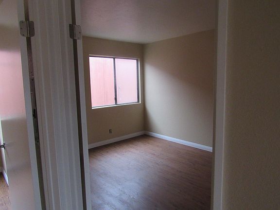 3rd image of 2665 Market St #8