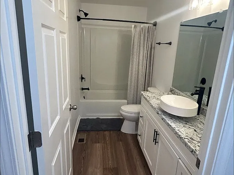 5410 Albemarle Rd — Photo 5