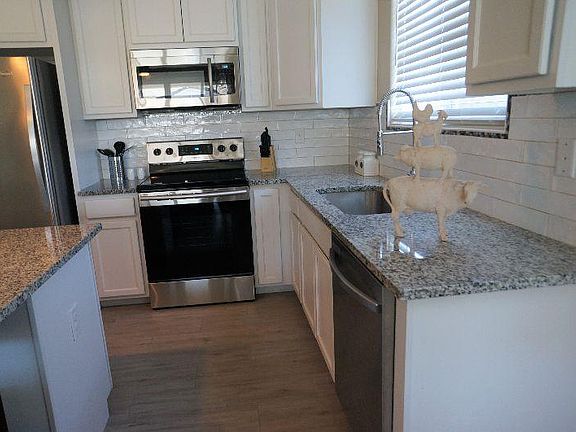 3rd image of 641 E Bamboo Ln