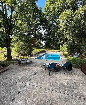5th image of 1719 Friendship Dr
