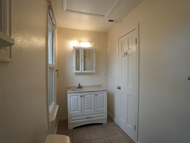 824 Midland Ave #A — Photo 7