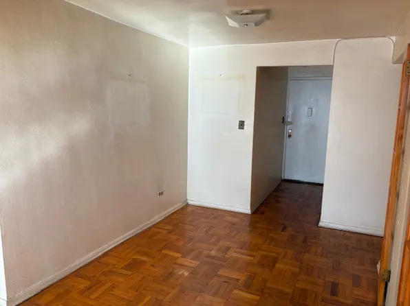 515 East 7th Street image 6 of 11