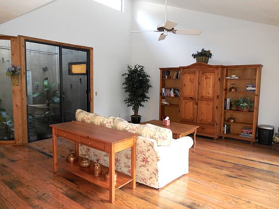 4th image of 514 Deer Creek Wildwood Ln E