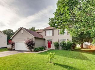 590 Donna Ave, Aurora, IL 60505