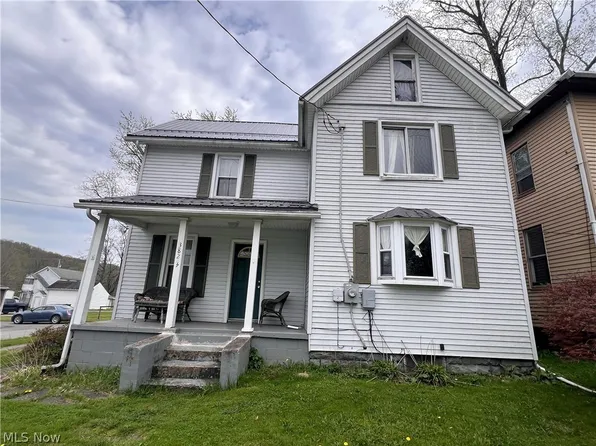 3824 W Main St, New Waterford, OH 44445