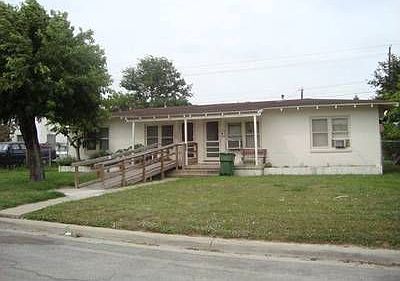 1st image of 1028 W Saint Charles St