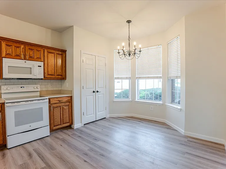10332 Trevino Ln — Photo 5