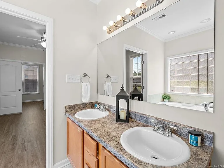 1329 Kershaw Loop #138 — Photo 10