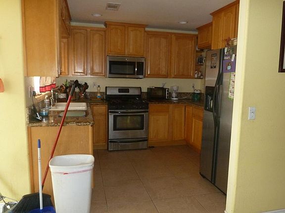 3rd image of 40991 166th St E