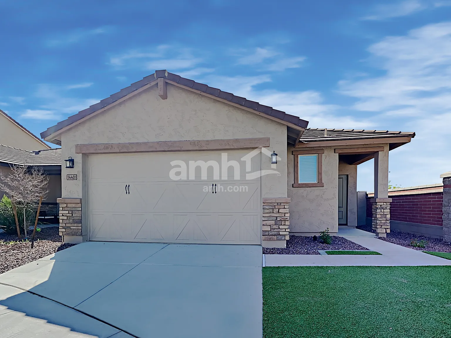 3 bed, 2.0 bath, 1498 sqft, $2,015 — Photo 1