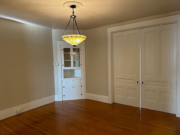 4th image of 2416 Buena Vista Ave