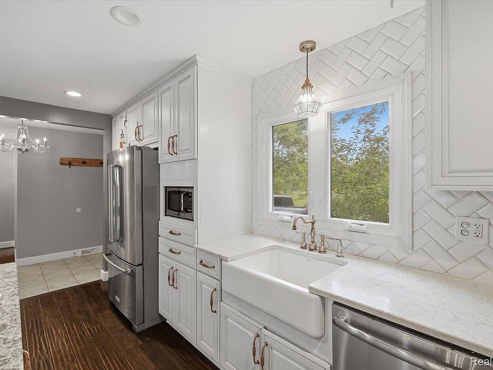 1700 Granger Rd, photo 6