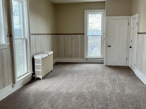 445 E Jackson St #A, Millersburg, OH 44654