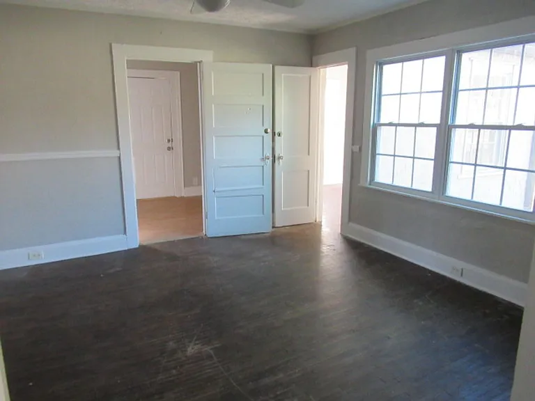 1404 Maple St — Photo 30