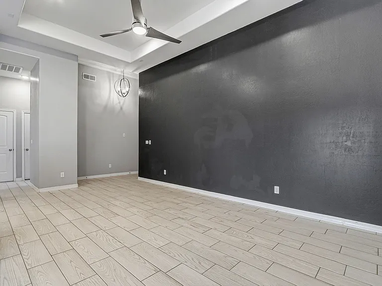 212 Lydia St — Photo 13