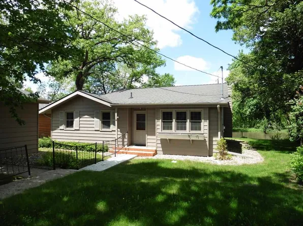 4 Lions Dr, Charles City, IA 50616