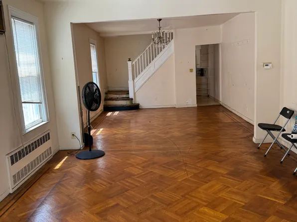 586 East 54th Street image 3 of 9