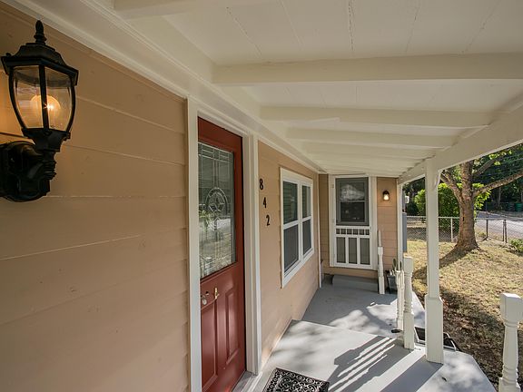 4th image of 842 Kunkel St