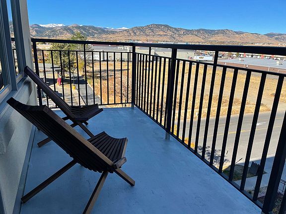 balcony looking to to northwest
