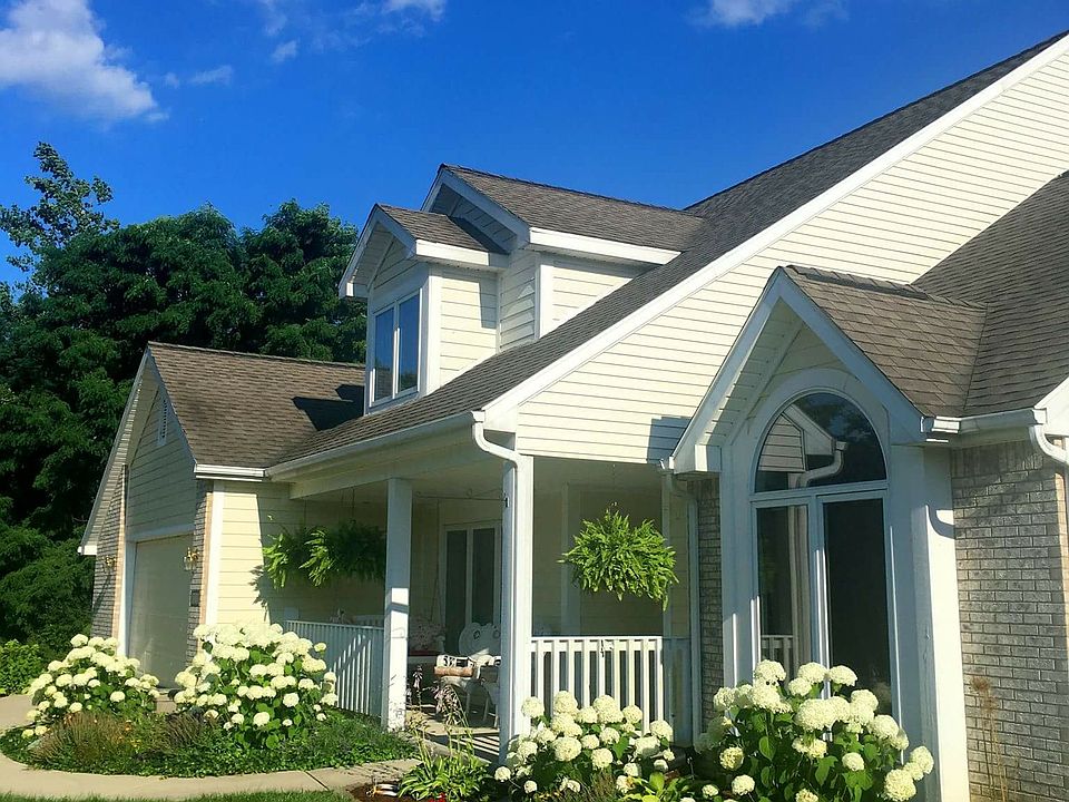 2nd image of 805 Bellingham Dr