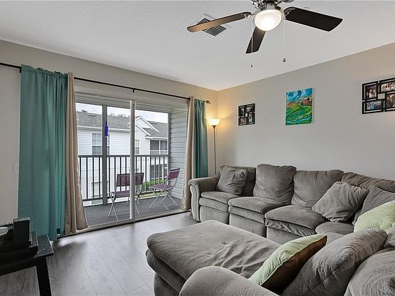3rd image of 3930 Southpointe Dr APT 213