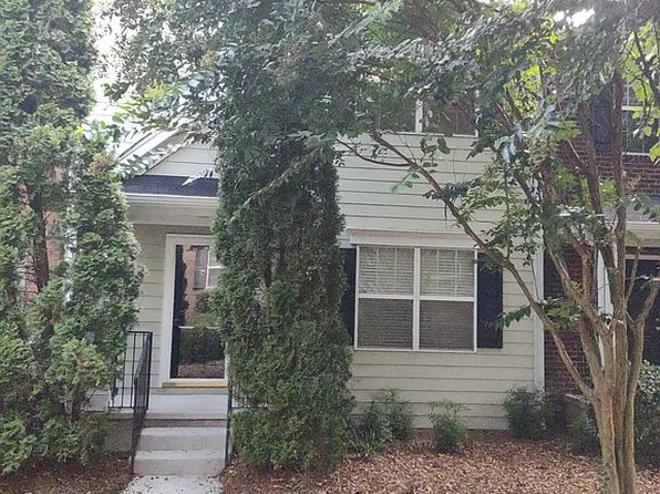 1202 Charlston Ct, Woodstock, GA 30188