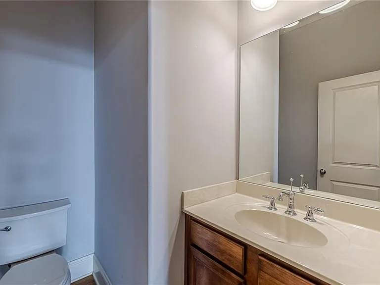 1645 Woodward Way — Photo 29