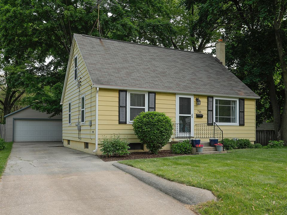 1st image of 716 Denway Dr