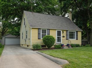 716 Denway Dr, Kalamazoo, MI 49008