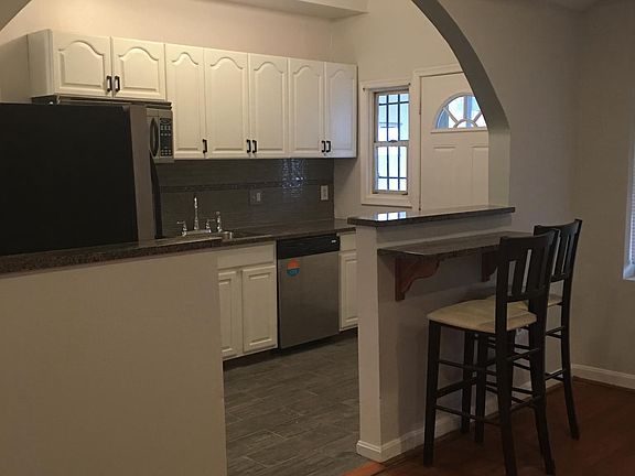 kitchen - bar seating area
