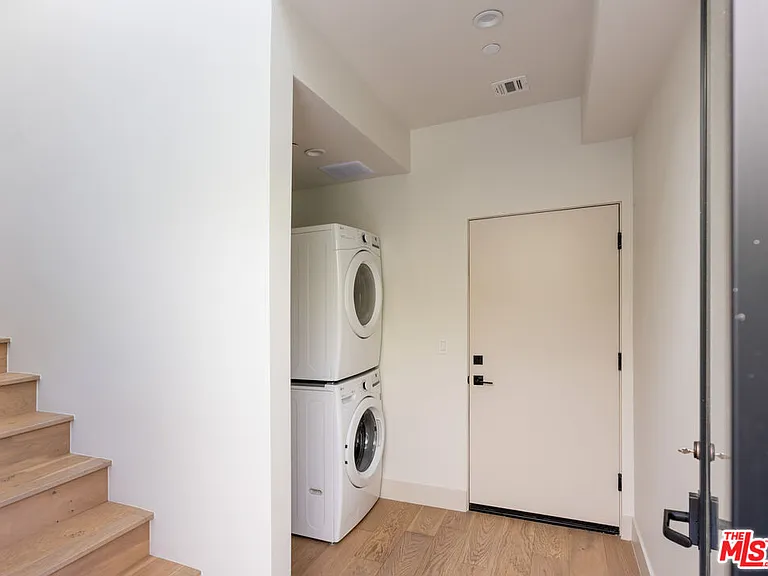 1144 Detroit St #7 — Photo 6