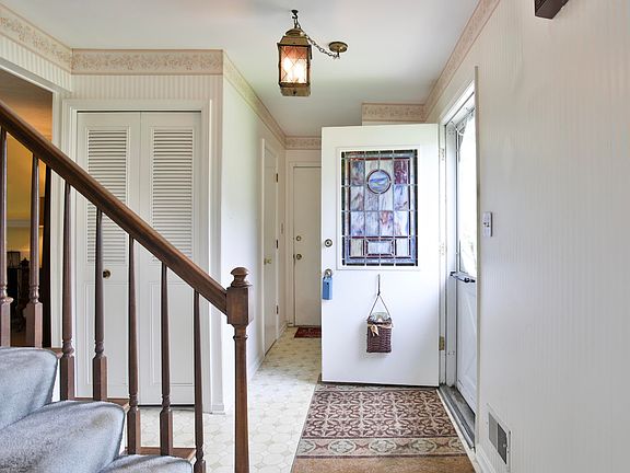 2nd image of 3029 Bunker Hill Dr