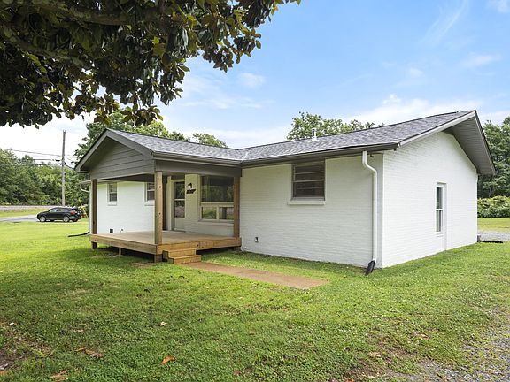 3rd image of 1156 Chestnut Dr