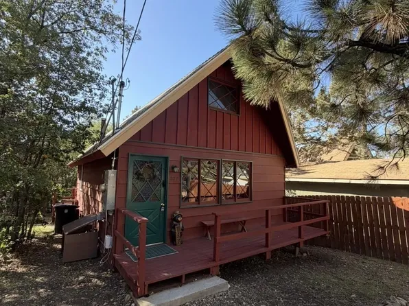 230 Sunset Ln, Sugarloaf, CA 92386