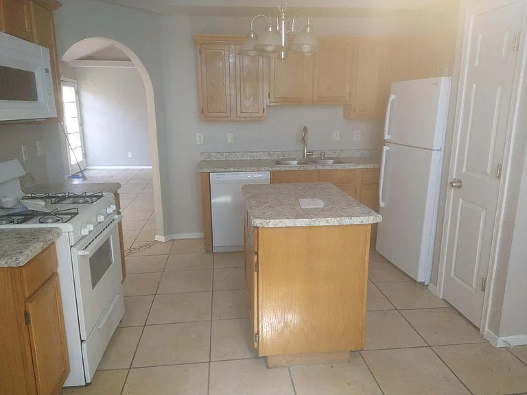 3920 Tierra Marfil Rd — Photo 7