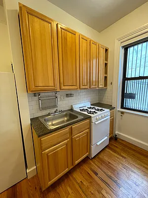 Rented by Metropolitan Realty | media 12