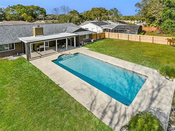 3rd image of 437 Willowbrook Ln