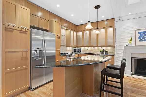 Sold by Compass | media 2