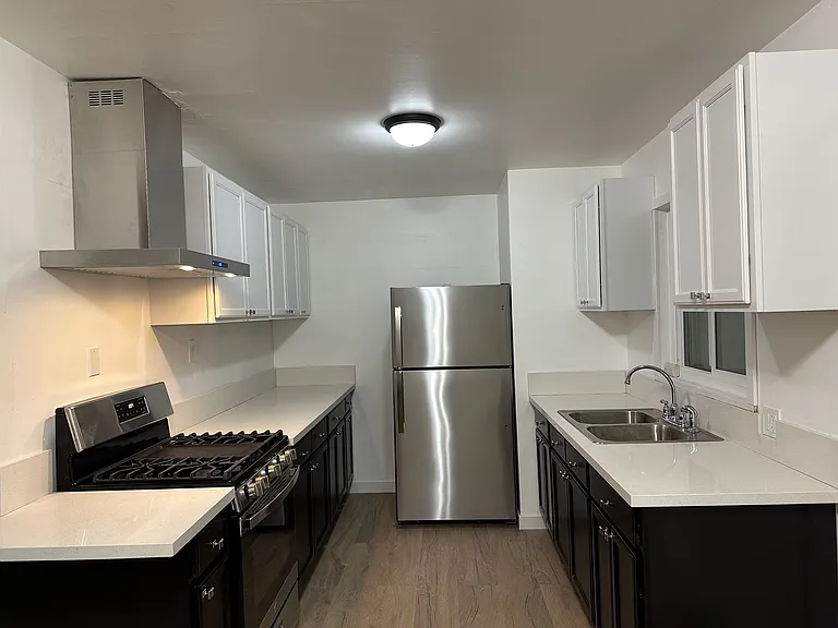 731 N Madison Ave #2 — Photo 3