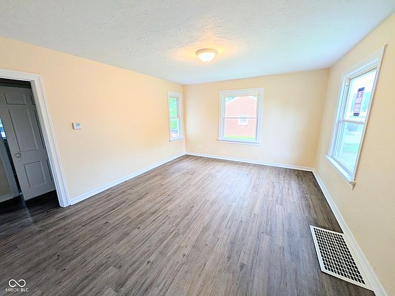 3rd image of 309 W 29th St