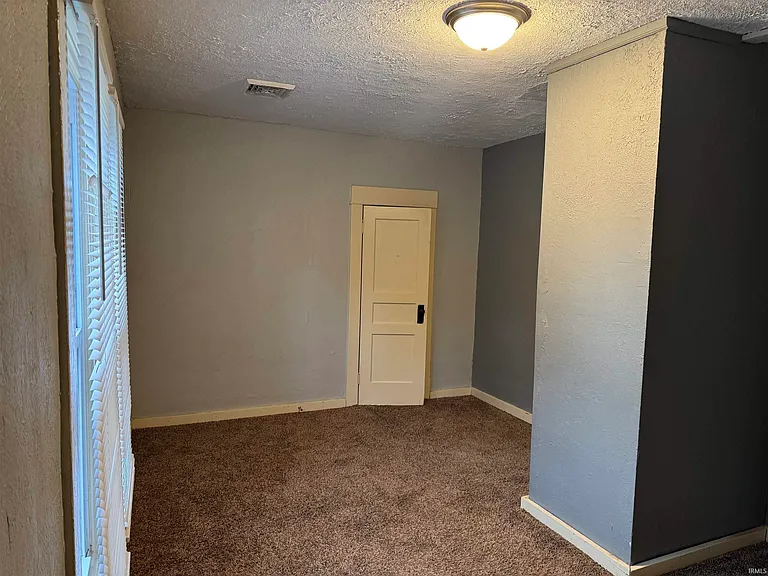 1149 E Indiana Ave — Photo 21